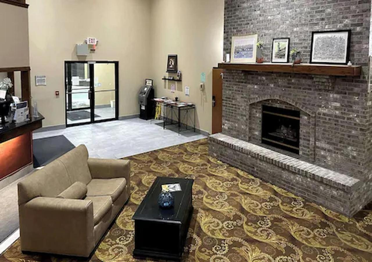 Quality Suites Near West Acres Fargo Exterior foto